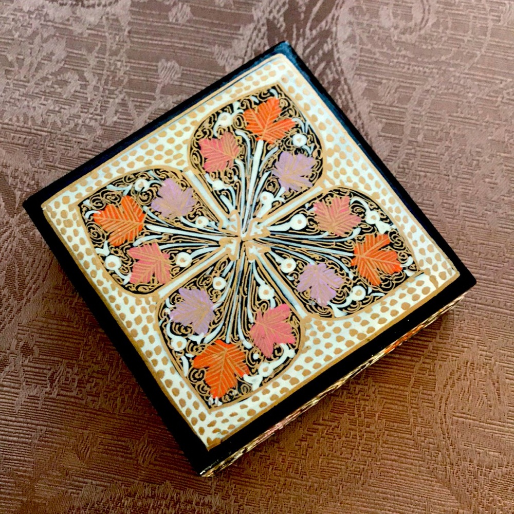 Beautiful handcrafted box from Kashmir with intricate design